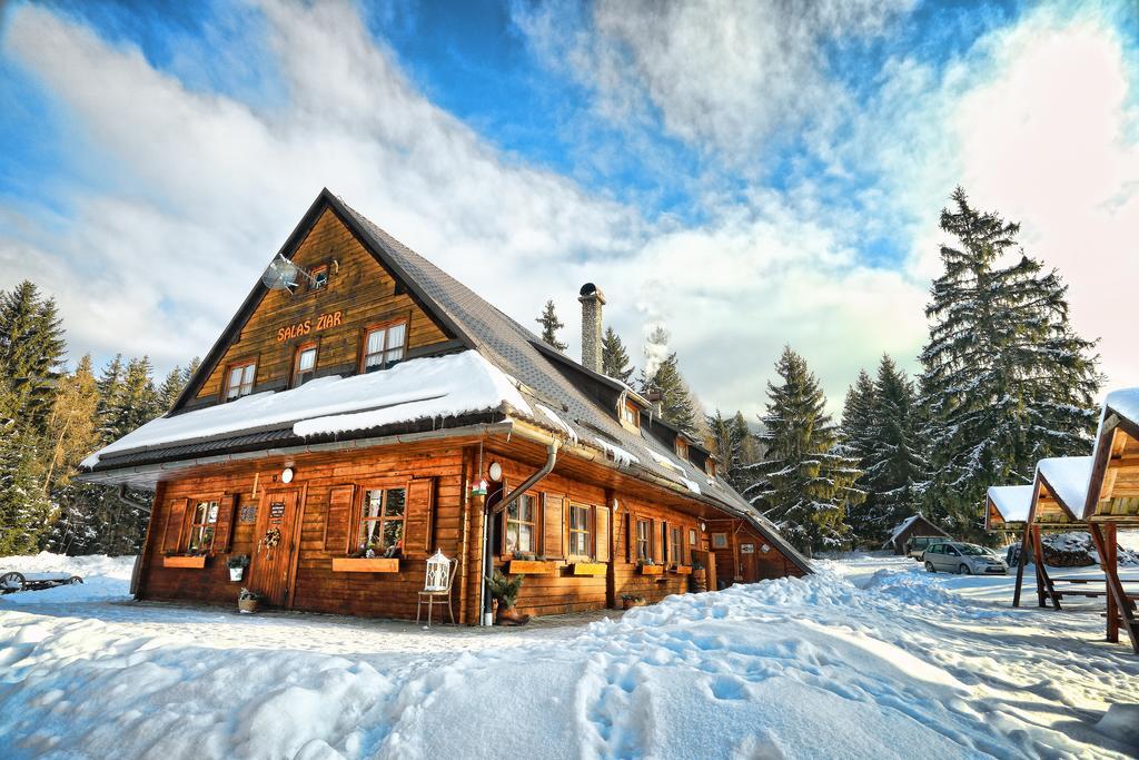 Ubytovanie Pod Horami S Restauraciou " Salas Ziar" Exteriér fotografie