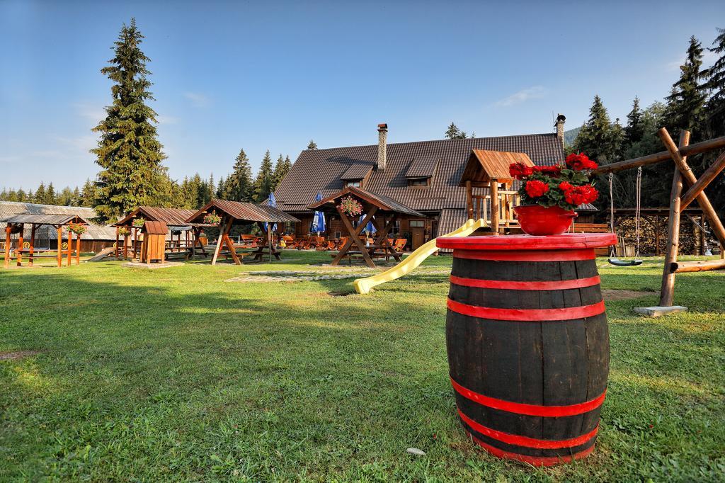 Ubytovanie Pod Horami S Restauraciou " Salas Ziar" Exteriér fotografie